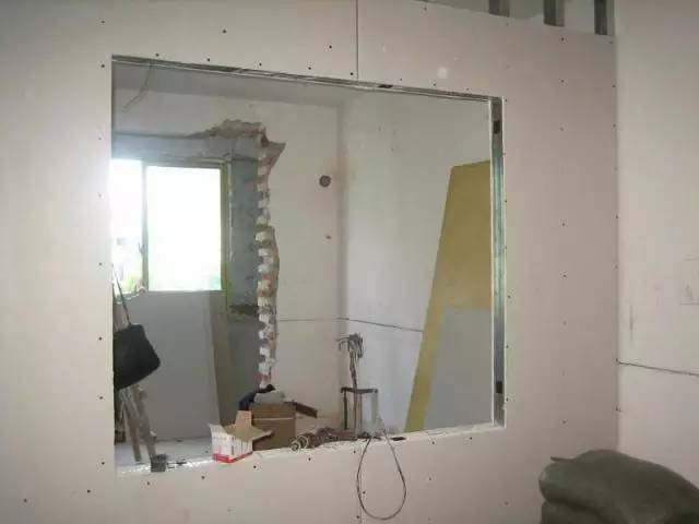 墙体隔断用砖砌还是轻钢龙骨结构,双层玻璃隔断与做墙体哪个便宜点