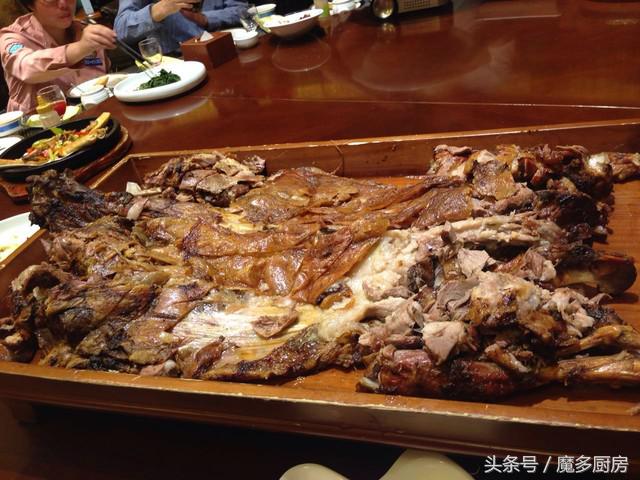 点了份烤全羊没吃完,打包回家配上剩米饭再加工一下,味道好极了