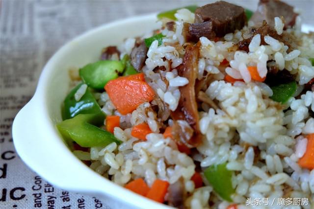 点了份烤全羊没吃完,打包回家配上剩米饭再加工一下,味道好极了