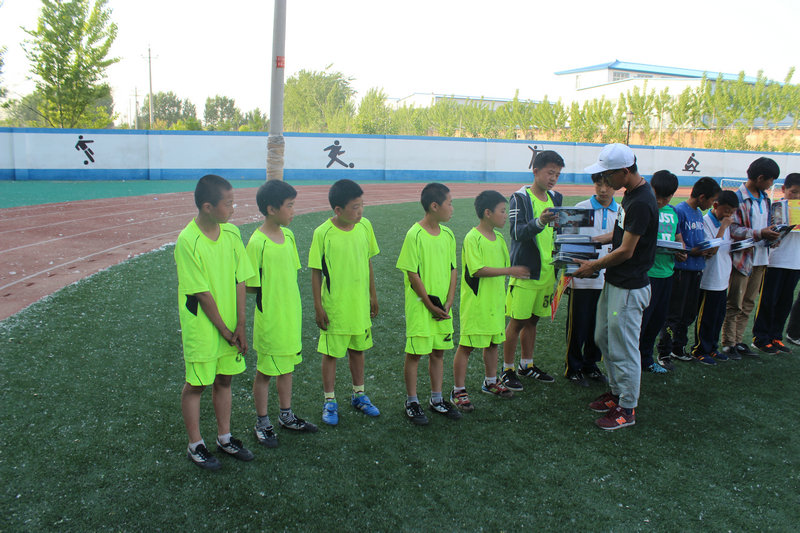 青春如火超越自我明日之星,青春如火超越自我拔河比赛