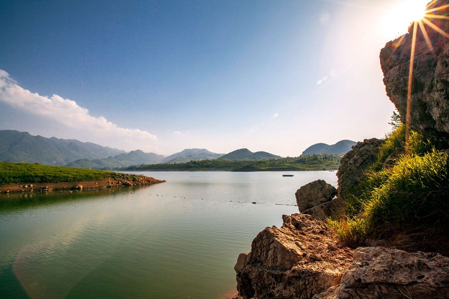 华蓥双枪老太婆雕像搬哪里,四川广安华蓥双枪老太婆图片