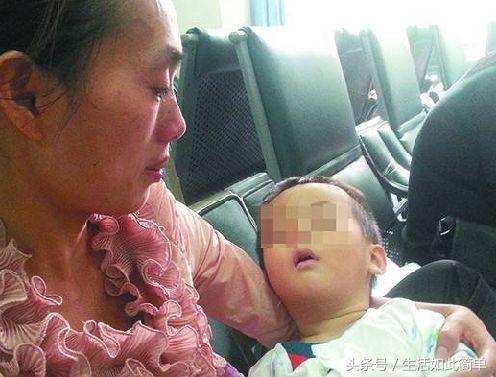 怎样告诉宝宝不能随便喝 (家长再也别给孩子喝这些东西了)