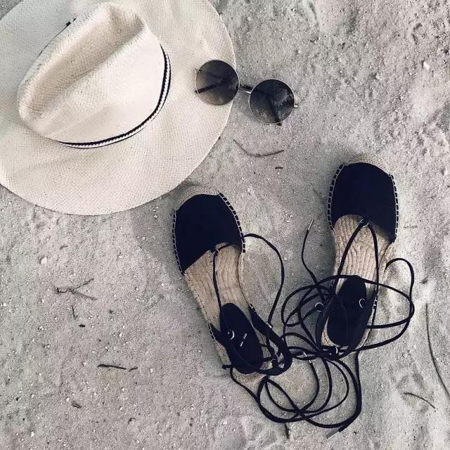 又好看又好穿的凉鞋,今夏最火4款凉鞋总有一双打动你