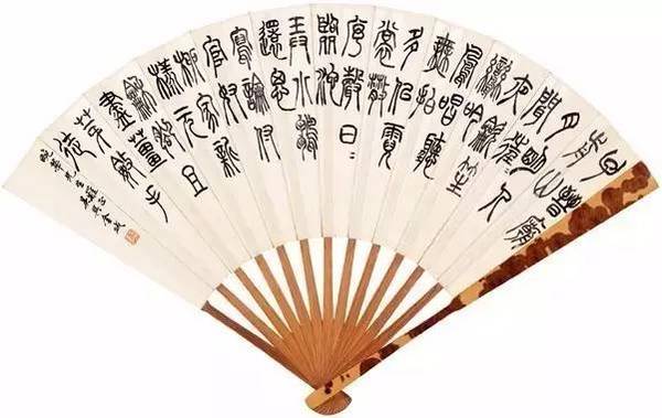 赏尽天下扇，方觉湘妃美