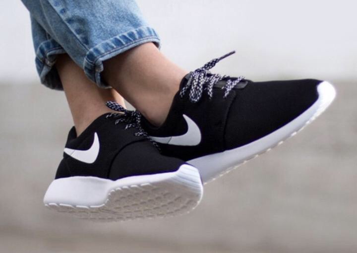 同学,你是否正好缺一双运动鞋