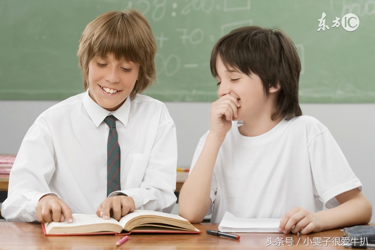 属狗男重情义么,属狗男性格比较外向幽默聪明吗