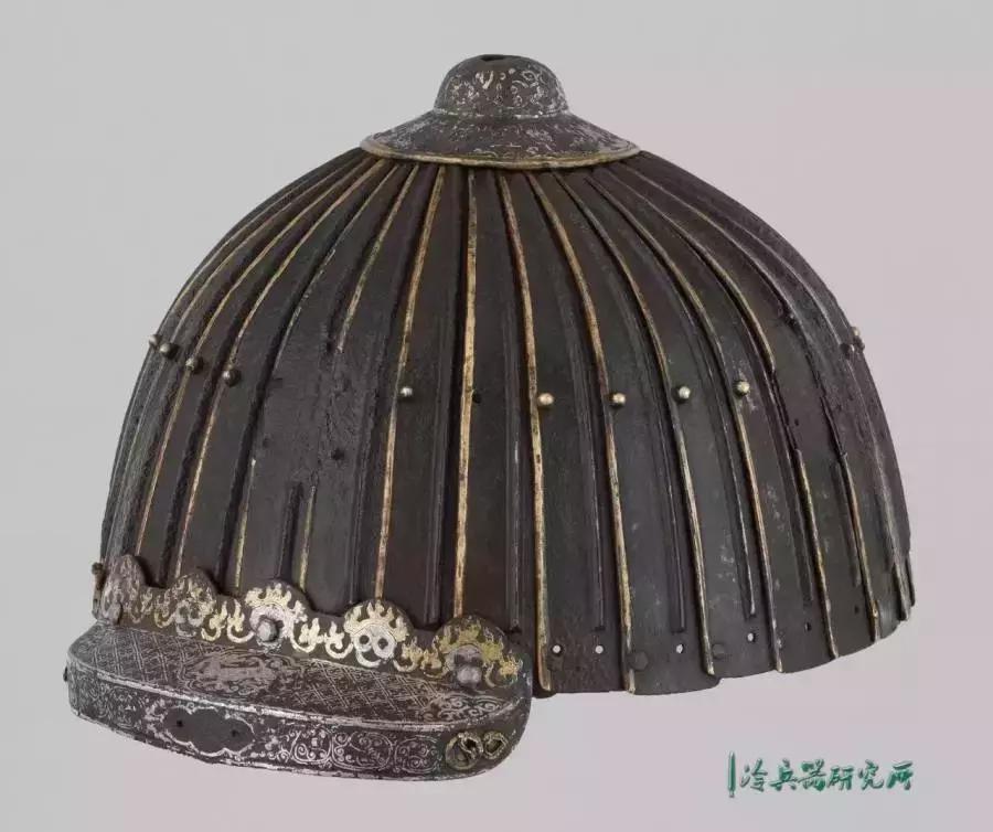 *藏西**宗教活动最特殊的祭品:传统盔甲、马铠和*器武**