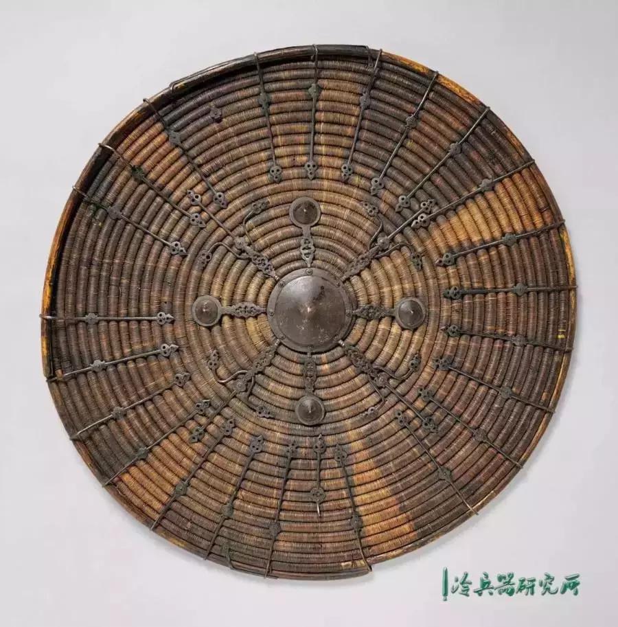 *藏西**宗教活动最特殊的祭品:传统盔甲、马铠和*器武**