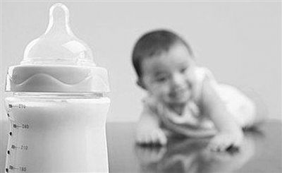 要不要给孩子吃奶嘴,要不要给婴儿吃零食