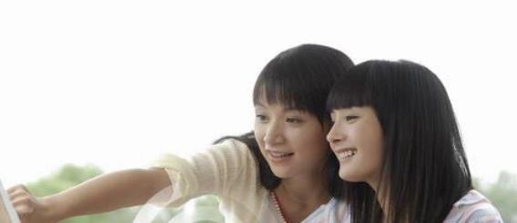 杨幂佟丽娅都给她做过配,但好像自从她整容消息传出后就少出现了