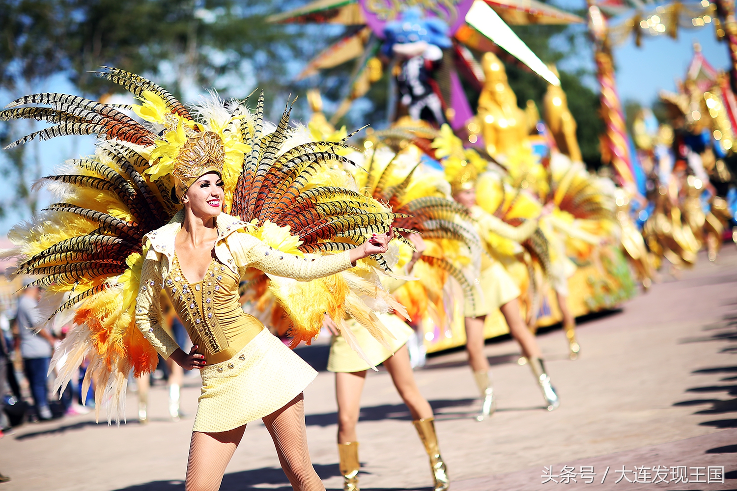 发现王国夜场五一人多吗,发现王国夜场表演全过程