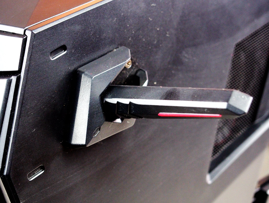 总算赶上活动了，这玩意玩单机游戏两年不用担心啊