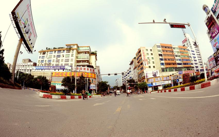 华蓥双枪老太婆雕像搬哪里,四川广安华蓥双枪老太婆图片