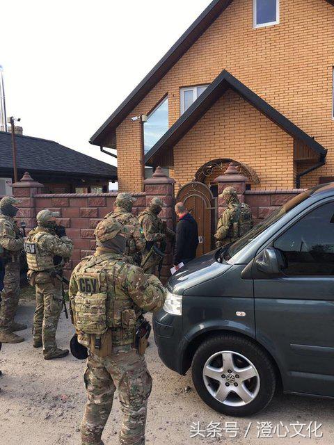 乌克兰警方抓捕视频,乌克兰警方查获军火库