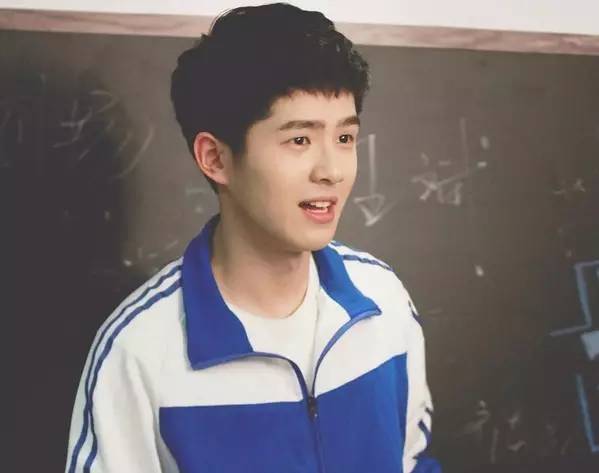 被刘昊然的高智商人设苏一脸？现实中的他更可爱