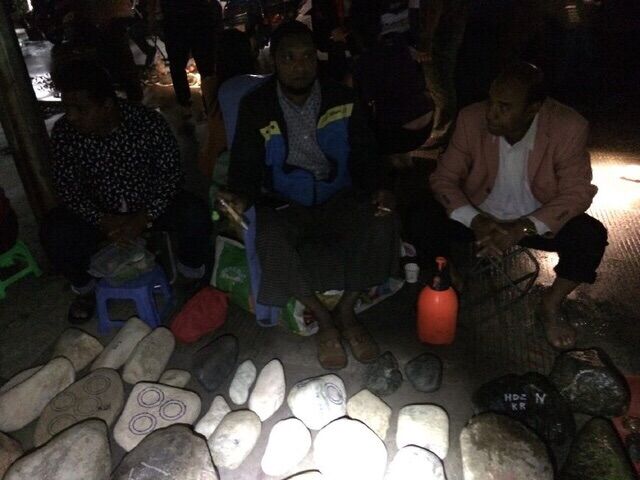 云南瑞丽德龙国际珠宝城全景,瑞丽德隆国际珠宝夜市