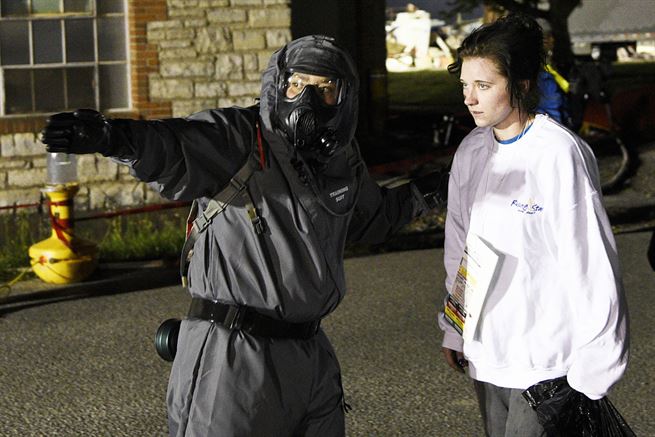 人类建造地下堡垒,人类建造避难所抵御核弹