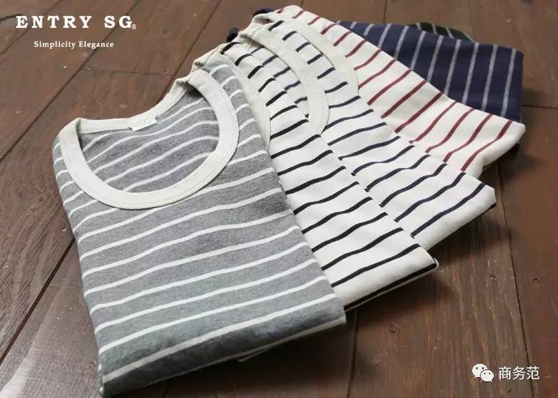 这家店只卖白T恤，一周开半天，门口总排起长队