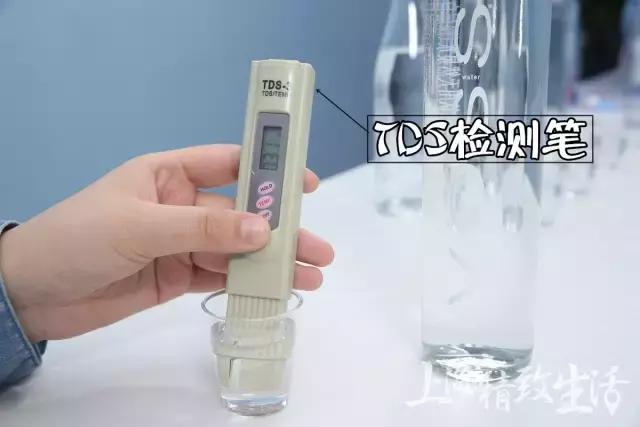 为这篇矿泉水测评,我们误了24小时的飞机,20瓶水,拿去不谢