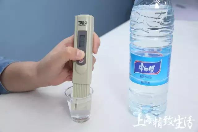 为这篇矿泉水测评,我们误了24小时的飞机,20瓶水,拿去不谢