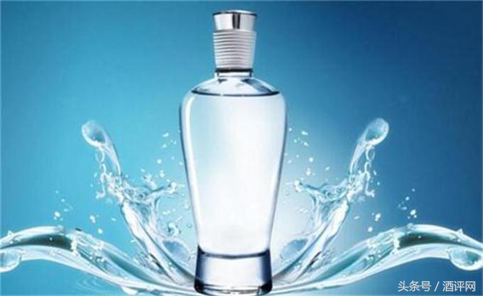 白兰地威士忌伏特加朗姆香槟,白兰地伏特加朗姆酒哪个好喝一点