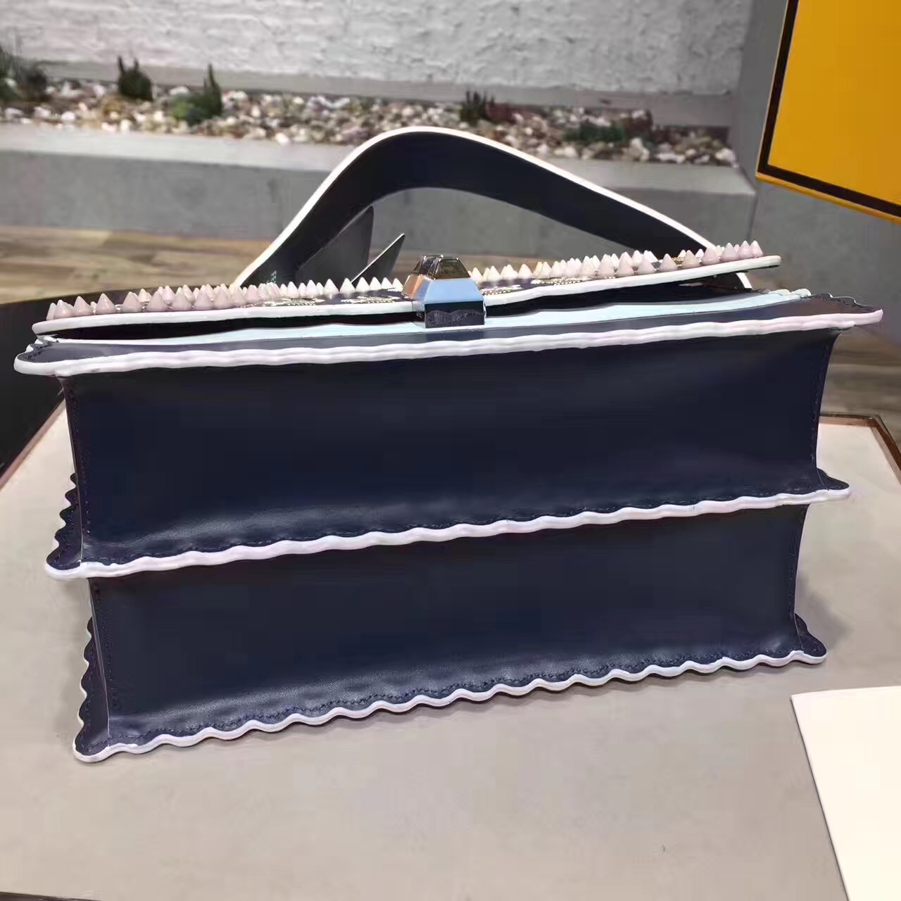 fendi包包最新款,fendi包的经典款