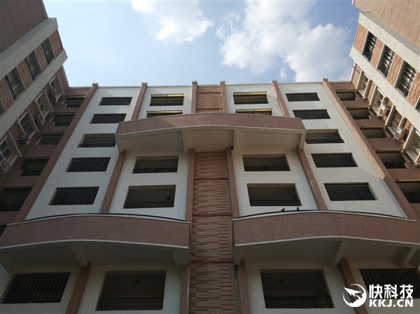 老外观看小米汽车之后的感受,老外赞叹中国美景反应视频