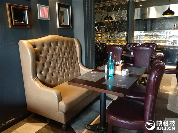 老外观看小米汽车之后的感受,老外赞叹中国美景反应视频