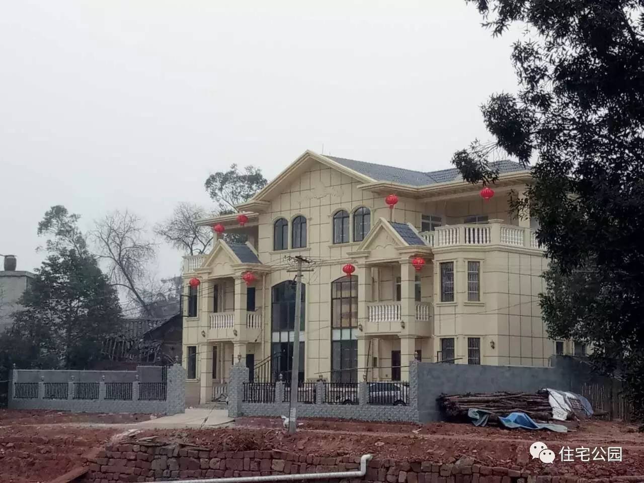 农村自建房双拼别墅4层,双拼自建房如何改为独栋