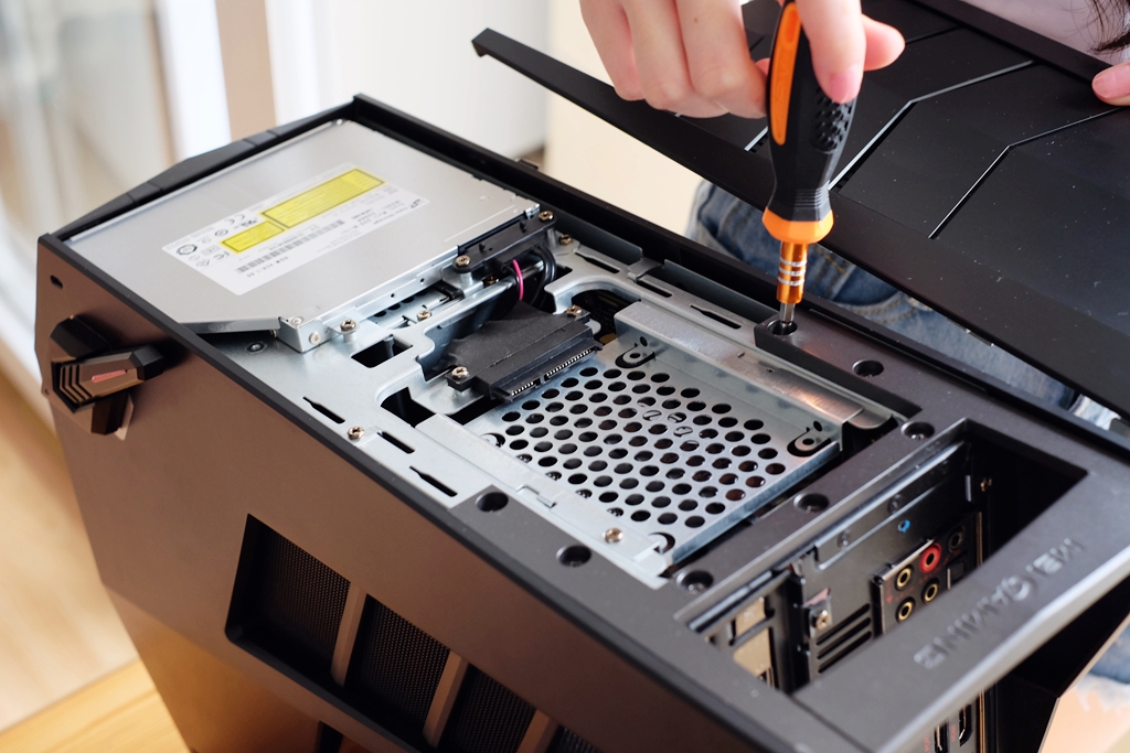 是谁？重新定义电竞主机，全面实测：宙斯盾3/Aegis3