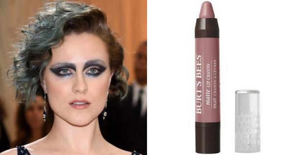 特搜2017「红毯巨星唇彩」懒人包！网友：莉莉根本是洋娃娃啊