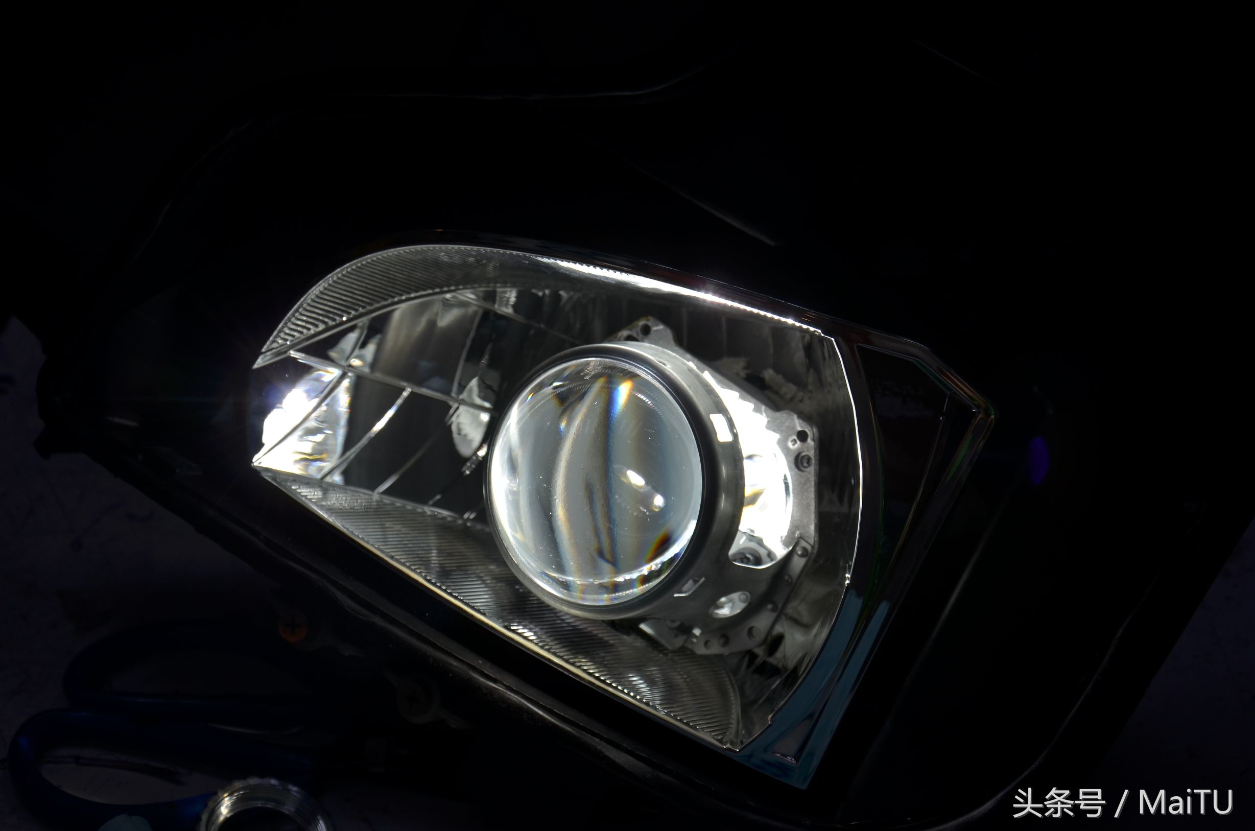 很多老司机都说货车的灯光会害死人，那是他们因为没有按套路来搞
