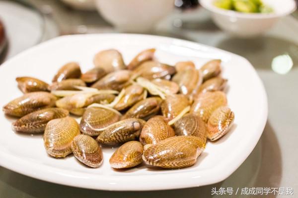 在大海里吃各种各样的海鲜,海边吃海鲜的真实感受