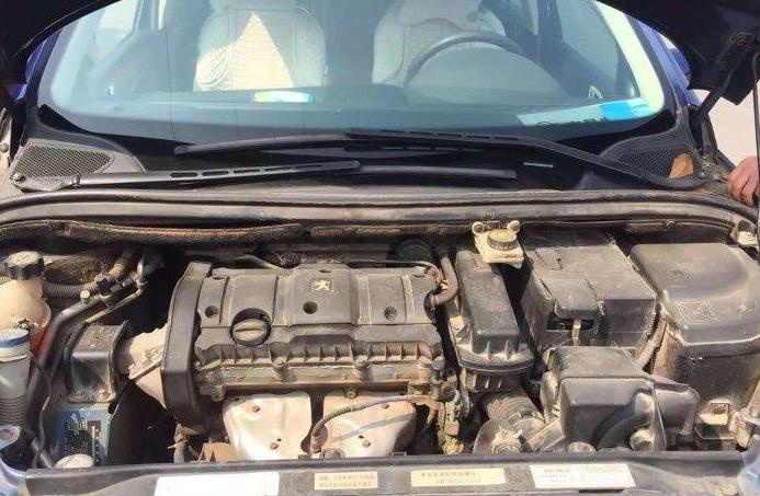 浪漫法国车标致307，地盘很扎实噪音小内饰丑油耗很高