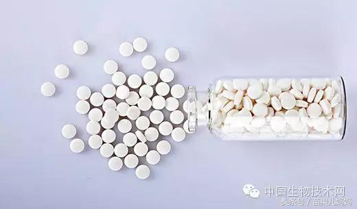 宝宝发烧咳嗽流鼻涕吃抗生素,宝宝发烧输液好了以后咳嗽
