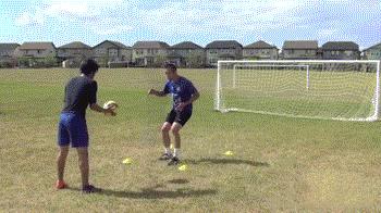 足球实战技巧训练,足球基本功球感练习在家里