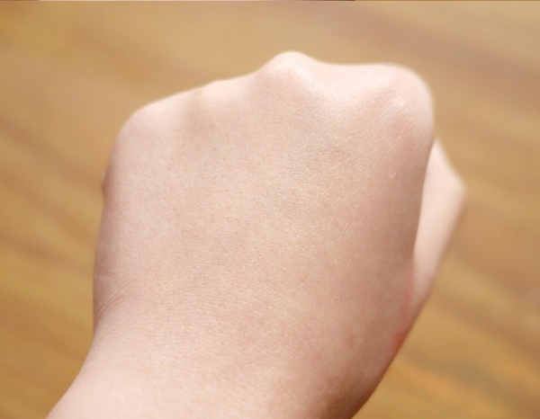 没用精华直接用乳液,没用的护肤