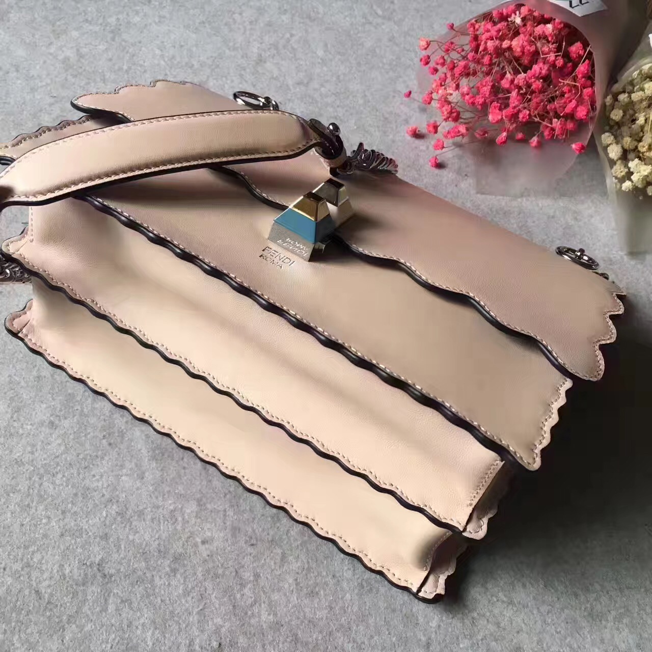 fendi包包最新款,fendi包的经典款