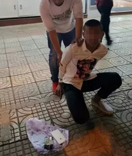 五一交警在岗守护平安路,五一交警在岗守护平安简报