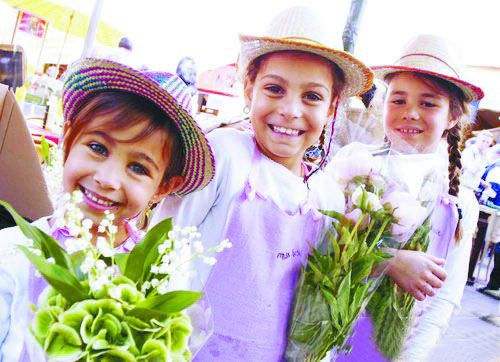 法国0距离|深谷幽兰:一个属于花朵的法国五一节