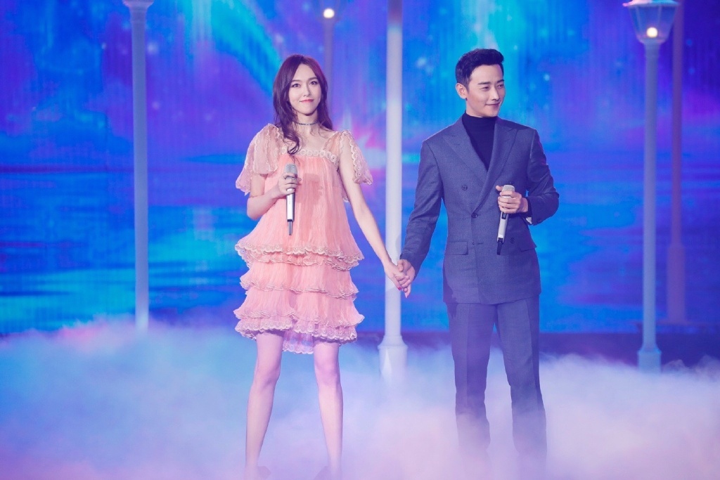 唐嫣红色百褶连衣裙温柔知性,唐嫣同款chloe裙