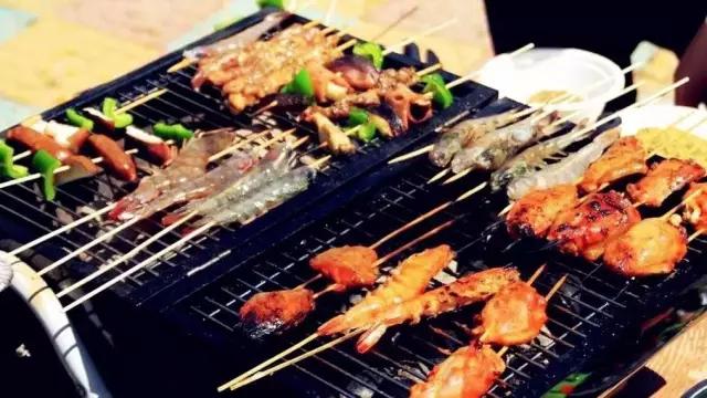 四川房车露营,川藏线上最火的房车露营基地