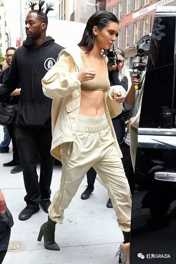 鏉ㄥ箓鏄紩棰嗘疆娴佺殑鏃跺皻icon,涓浗鐩寸敺瀹＄編鏉ㄥ箓