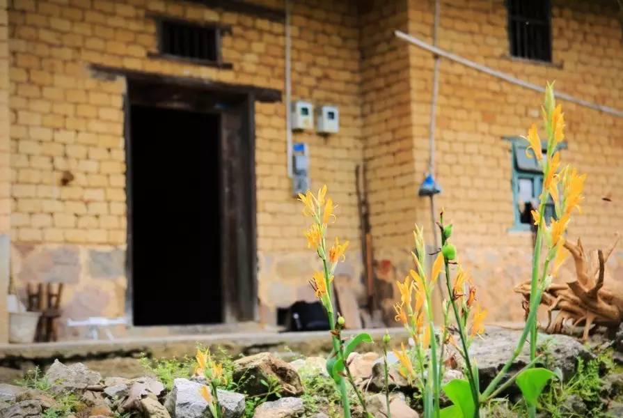 元宝山下,山水云间,悠悠闲云时光,恰好那时我也在