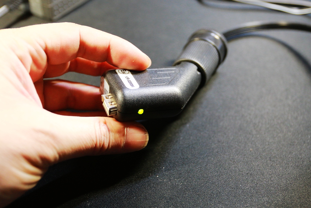 家用汽车充电器怎么用安全,汽车电瓶充电器安全吗