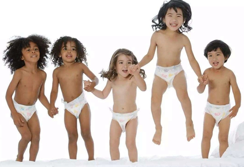 宝宝4岁了还在穿纸尿裤，正常吗？