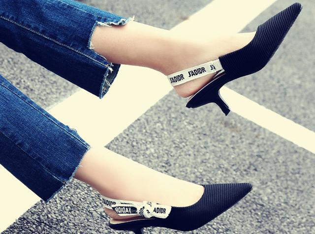 穿高跟鞋不磨脚不累脚的妙招,穿高跟鞋累的脚疼怎么办