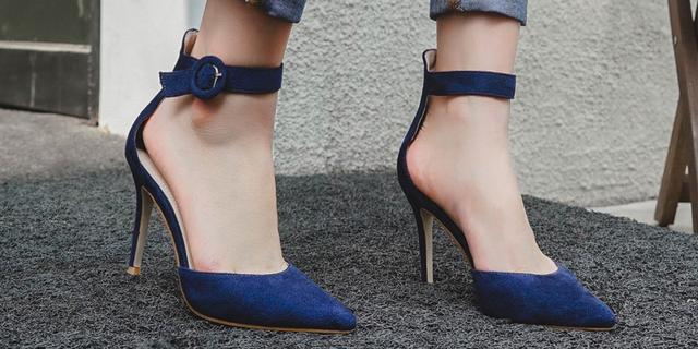 穿高跟鞋不磨脚不累脚的妙招,穿高跟鞋累的脚疼怎么办