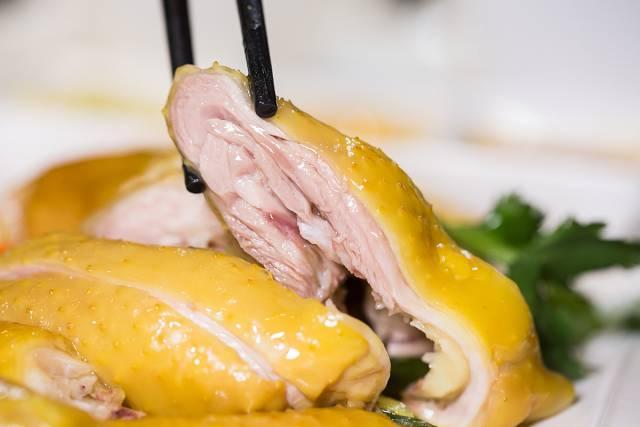 它要做江南西的兰桂坊！凌晨4点，还有很多人不肯回家……