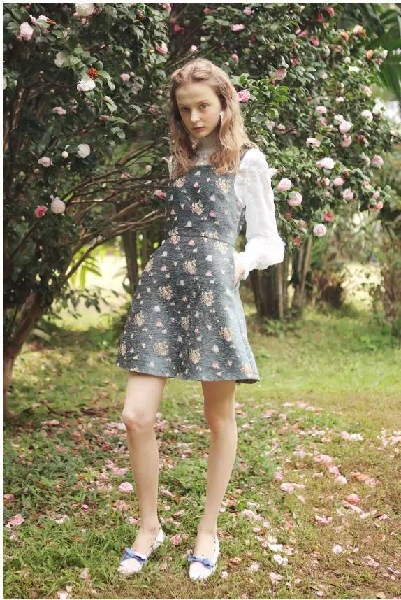 淘宝女生短袖哪个店的衣服质量好,有没有什么推荐的淘宝衣服店